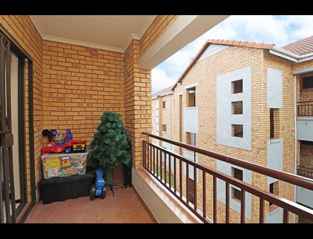 2 BEDROOM APARTMENT FOR SALE IN RANDPARK RIDGE